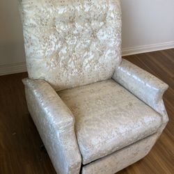 Free! Cream And White Recliner Chair