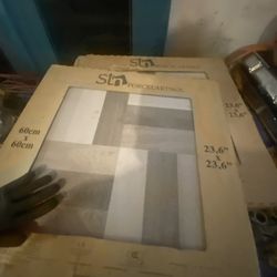 17 floor tiles (23,6 x 23,6)