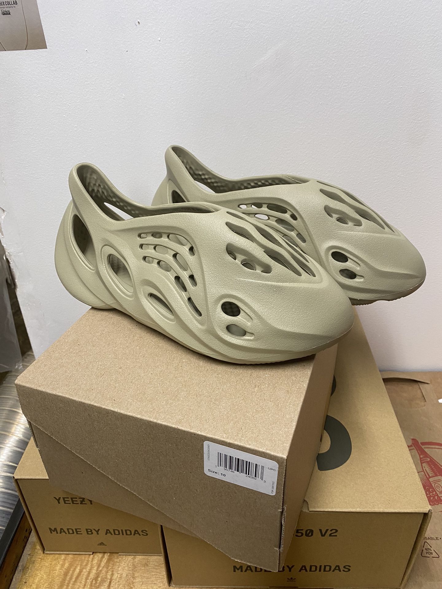 Adidas Yeezy Foam Rnr Stone Salt Size 10