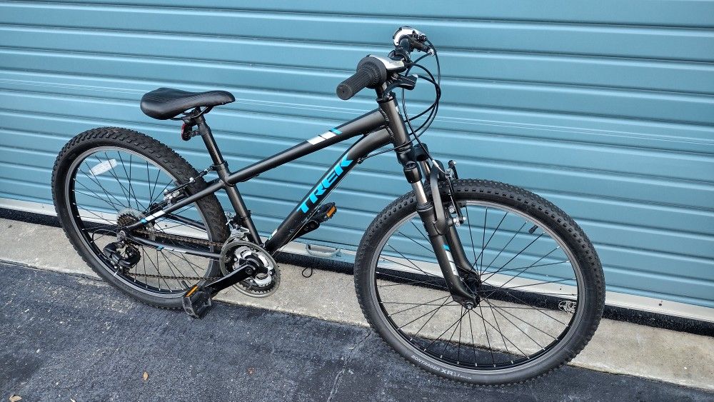 Trek Pre caliber 24" Small Adult Big Kid Bike Excellent!