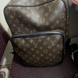 Louis Vuitton 
