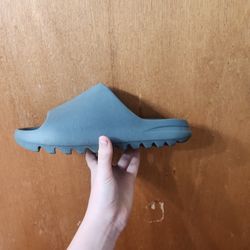 Yeezy Slides 