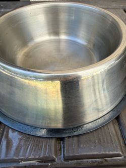 Large stainless steel bowl with non slip bottom