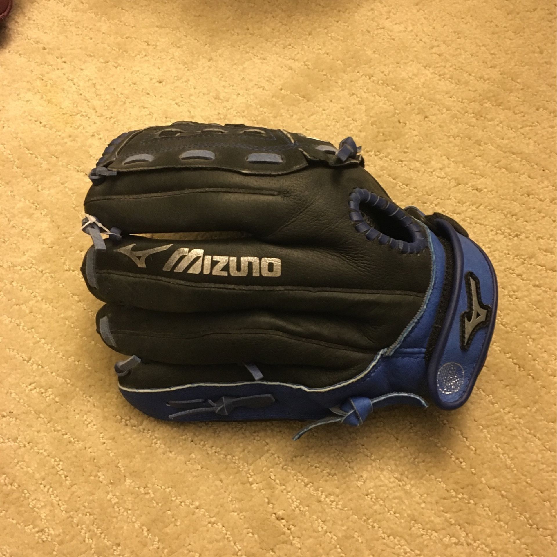 Mizuno Womens Softball Glove