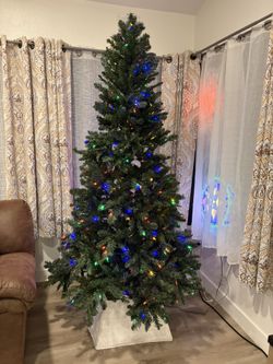 Christmas Tree 7ft Pre-lit