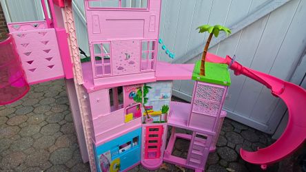 Barbie Dreamhouse Dollhouse Playset
