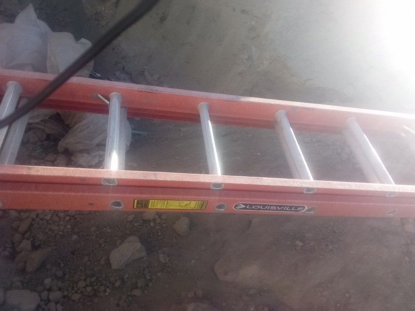 Louisville Ladder  Fiberglass 