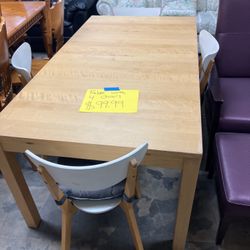 Table With 4 Chairs 