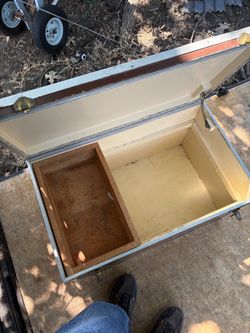 Solid wood box