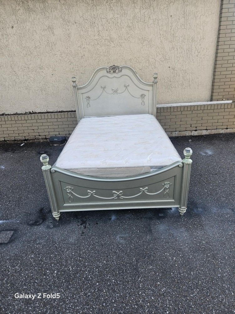 Silver Full Size Solid Wood Disney Princess Bed Frame With Brand New Full Size Plush Pillow Top Mattress And Box Spring In Plastic