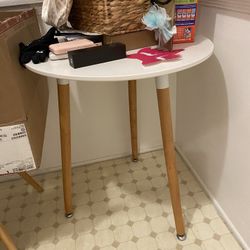 Small White Table With 2 Chairs.