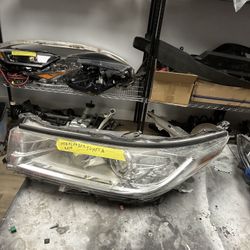 Headlight For Toyota Highlander 2019 