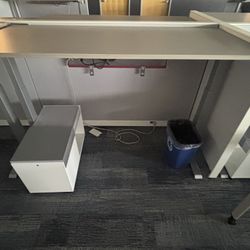 Height Adjustable Table 