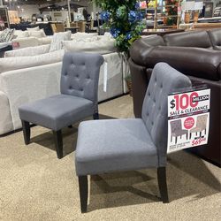 ACCENT CHAIR 