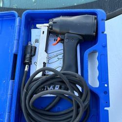 Brand New Electric Stapler And Carpet Kicker