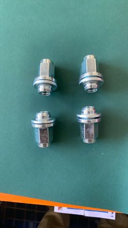 BMW bolts