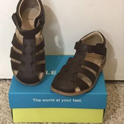 Boys Sandals Size 10