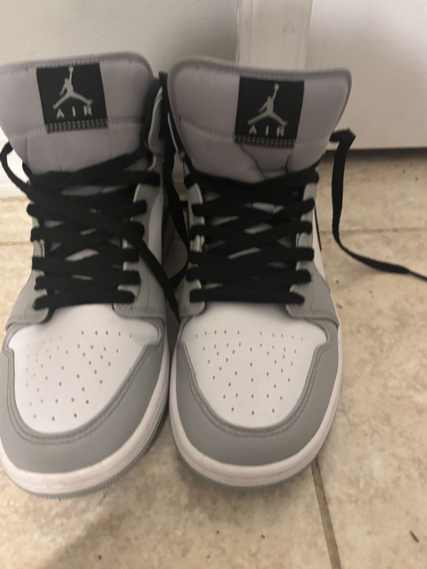 Jordan 1 Light Smoke Grey
