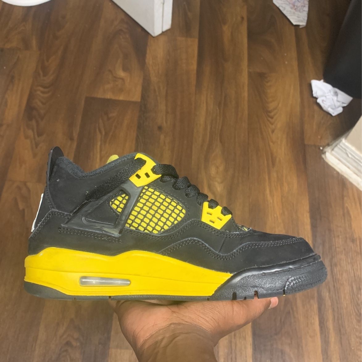 Jordan 4 Thunder Size 4.5y