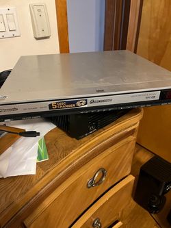 Panasonic DVD - F61 DVD CD Player 5 Disc Changer. No remote