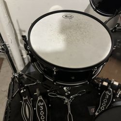 Pearl Drum Set