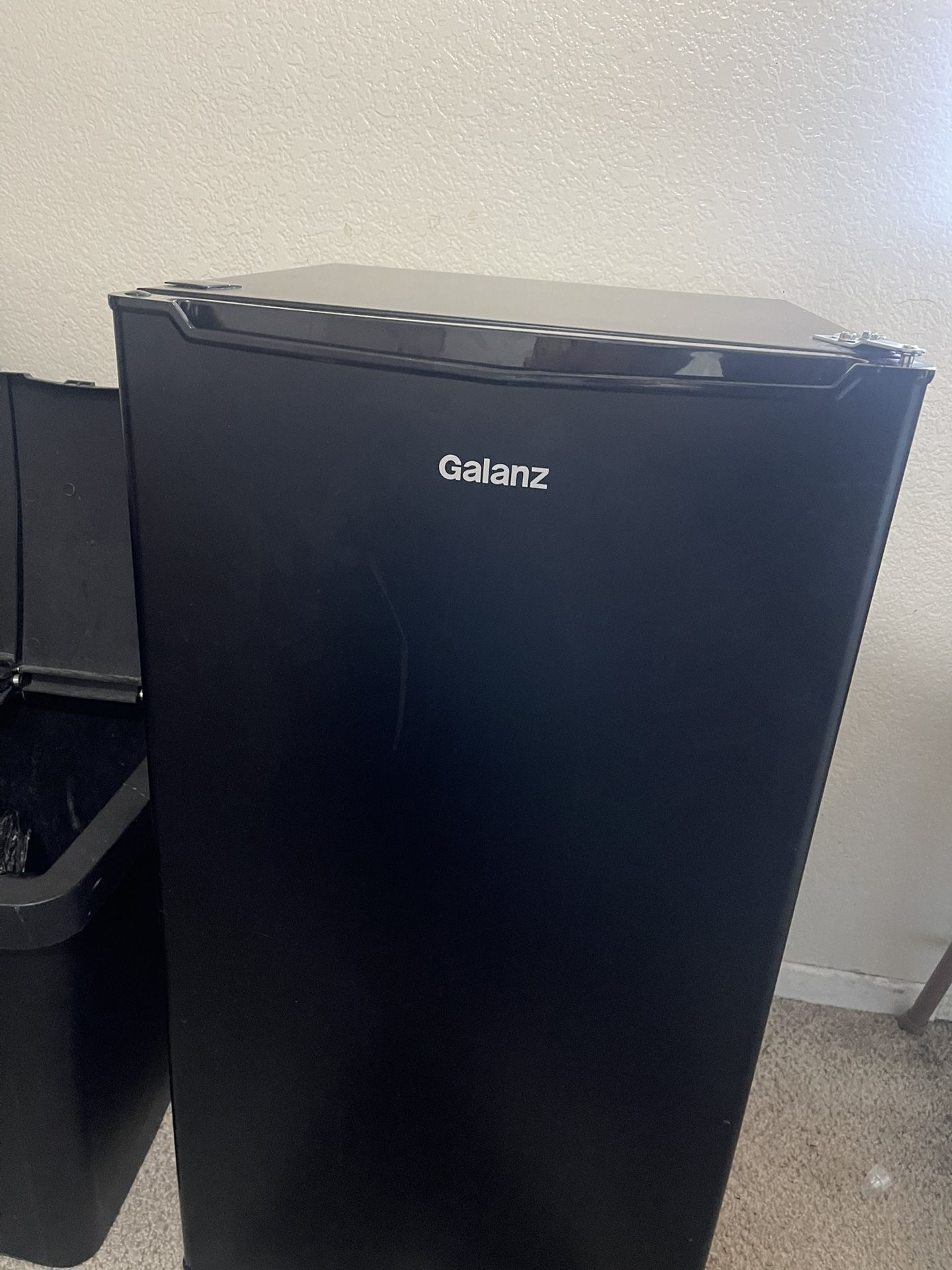 galanz mini fridge