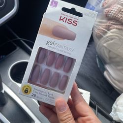 Kiss Nails 