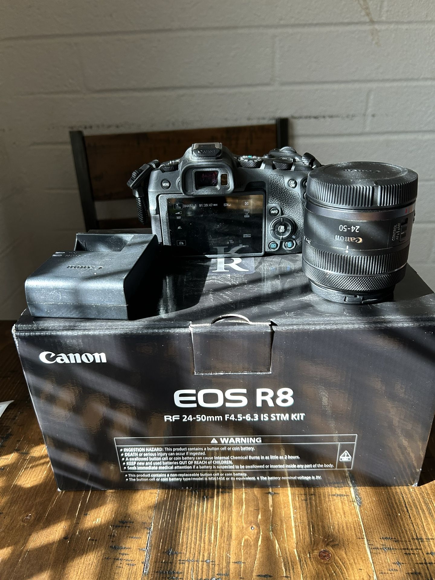 Canon EOS R8