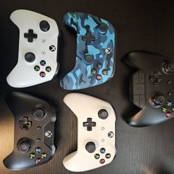 Xbox Games & Controllers 