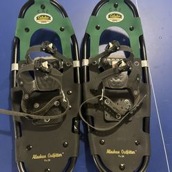 Alaskan Outfitter 9” x 24” Snowshoes in Great Condition 