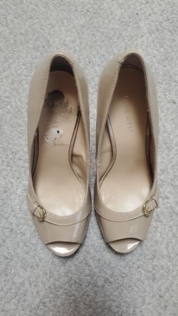 Nine West size 7.5 patent leather peep toe heels