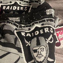 Raiders, Ugly Sweaters