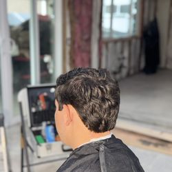 Haircuts barber case 