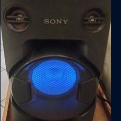 Bluetooth Loud Speaker Light up Radio CD DVD  Player Microphone 🎤 Capable Sold Separately Very Loud 📢👍 Tailgate Super Bowl Party Dance House DJ