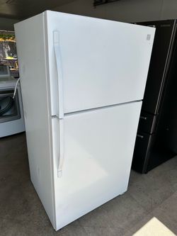 Kenmore Refrigerator (1 month warranty)