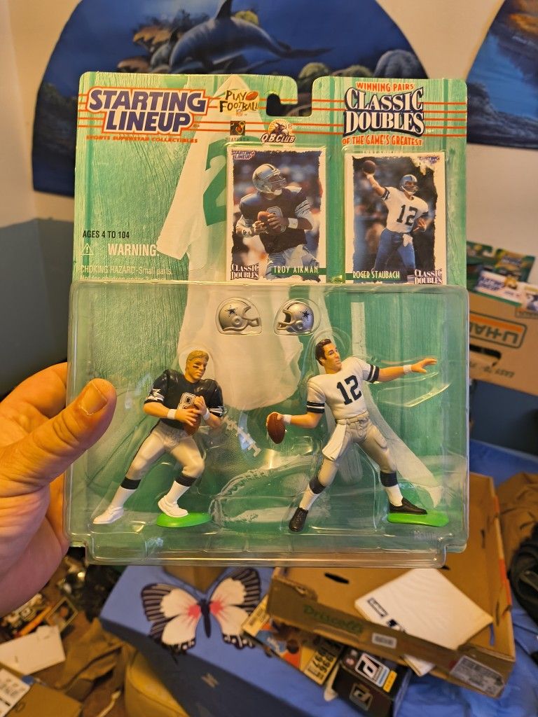 Action Figures With Sports Cards