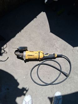 DeWalt DWE4579 Angle Grinder