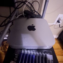 iMac Mini with Monitor and Keyboard & Mouse