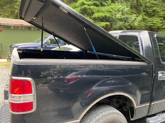 SnugTop SnugLid Fiberglass Hard Tonneau Cover – Ford F-150 5.5' Short Bed (2004-2008)