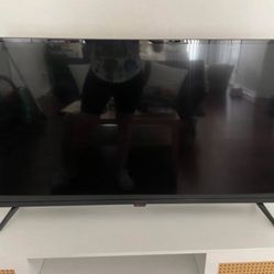 Insignia - 32" Class F20 Series LED HD Smart Fire TV (720p)