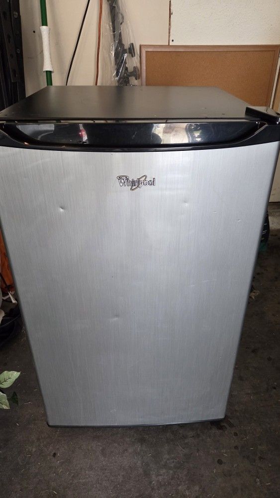 🔥Working mini-Fridge whirlpool
