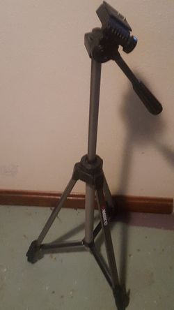 Adjustable camera or video recorder tripod