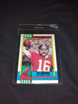 Near Mint 1990 Joe Montana Football Card - Topps #13