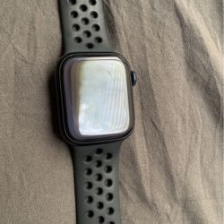 Apple Watch - Series 7 Nike 41mm LOCKED