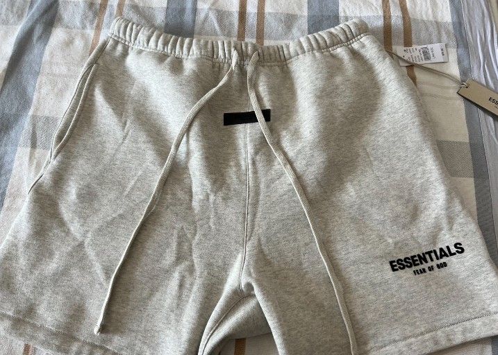 FEAR OF GOD ESSENTIALS SS22 NWT Light Oatmeal Fleece Letters Drawstring Shorts - BRAND NEW