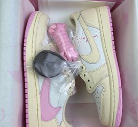 Travis shy pink size 11