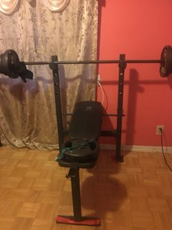 Gold’s Gym workout machine