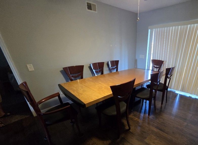 free table and chairs