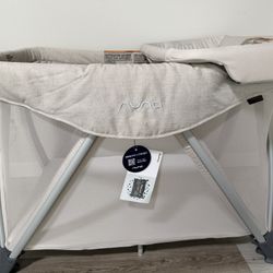 Nuna Sena aire Playard + Sena Series Changer