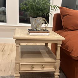 Refurbished hammary End Table 